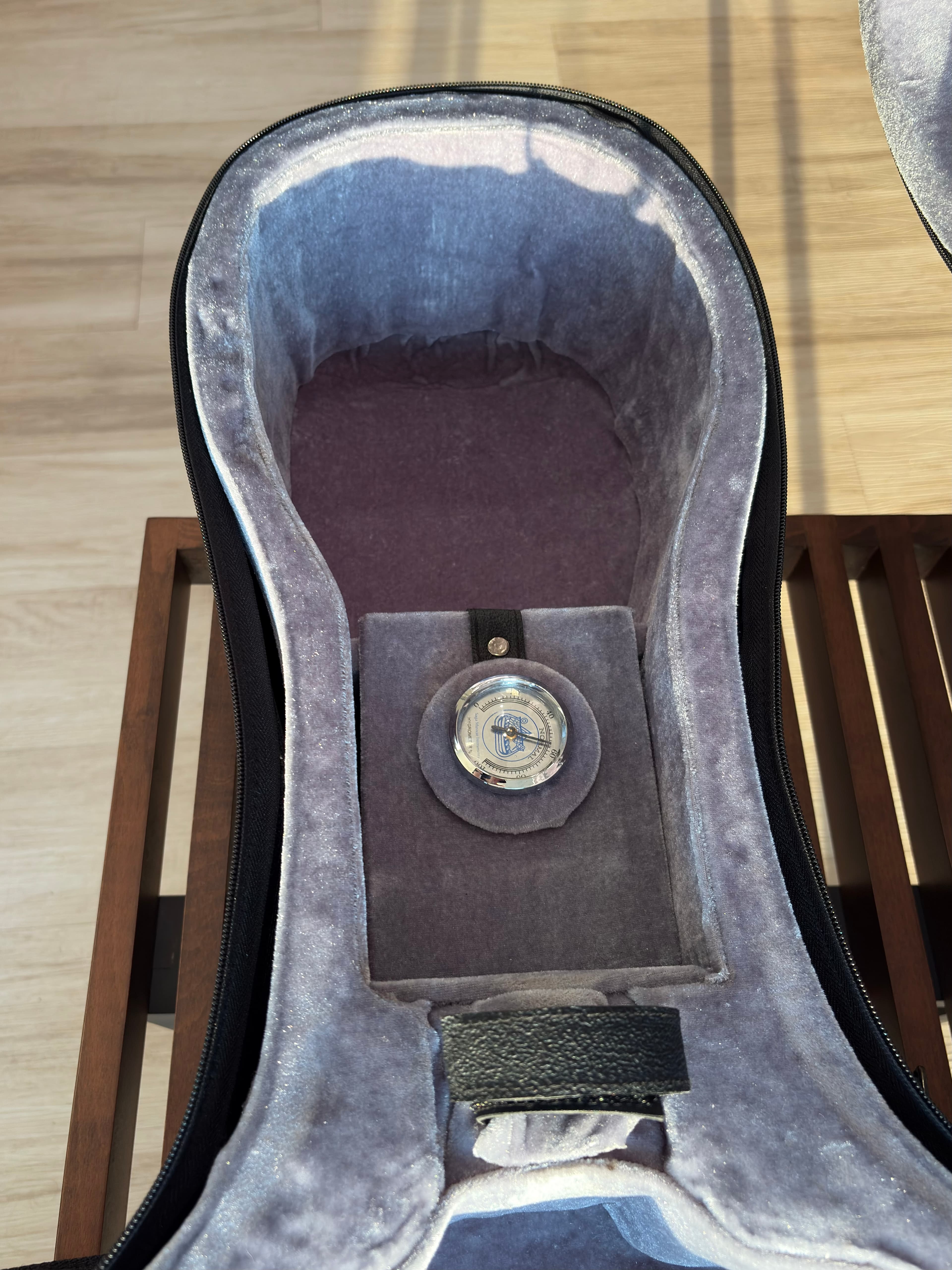 Cello case moister meter